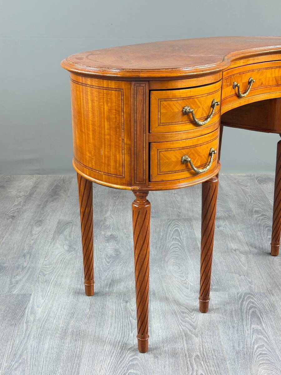Bureau de dame de style Louis XVI, XIXe siècle