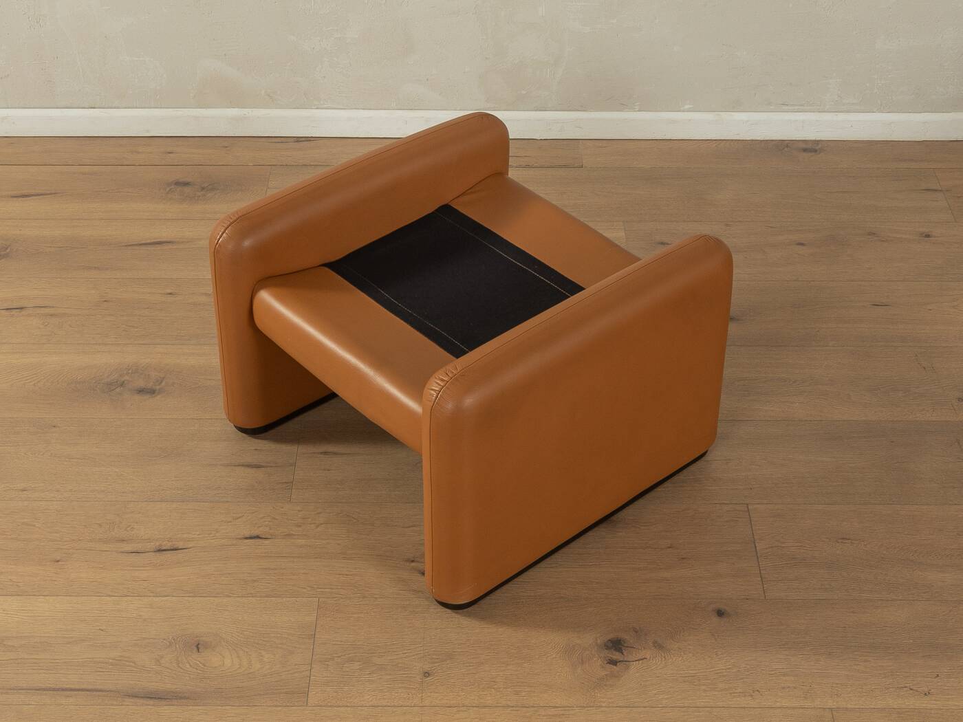 675 Maralunga Armchair & Ottoman, Vico Magistretti, Cassina