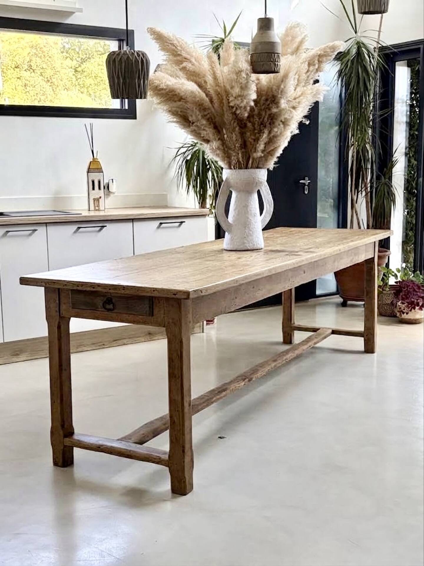Farm table