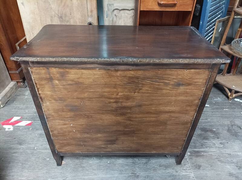 Solid wood chest of drawers with 3 patinated varnished drawers