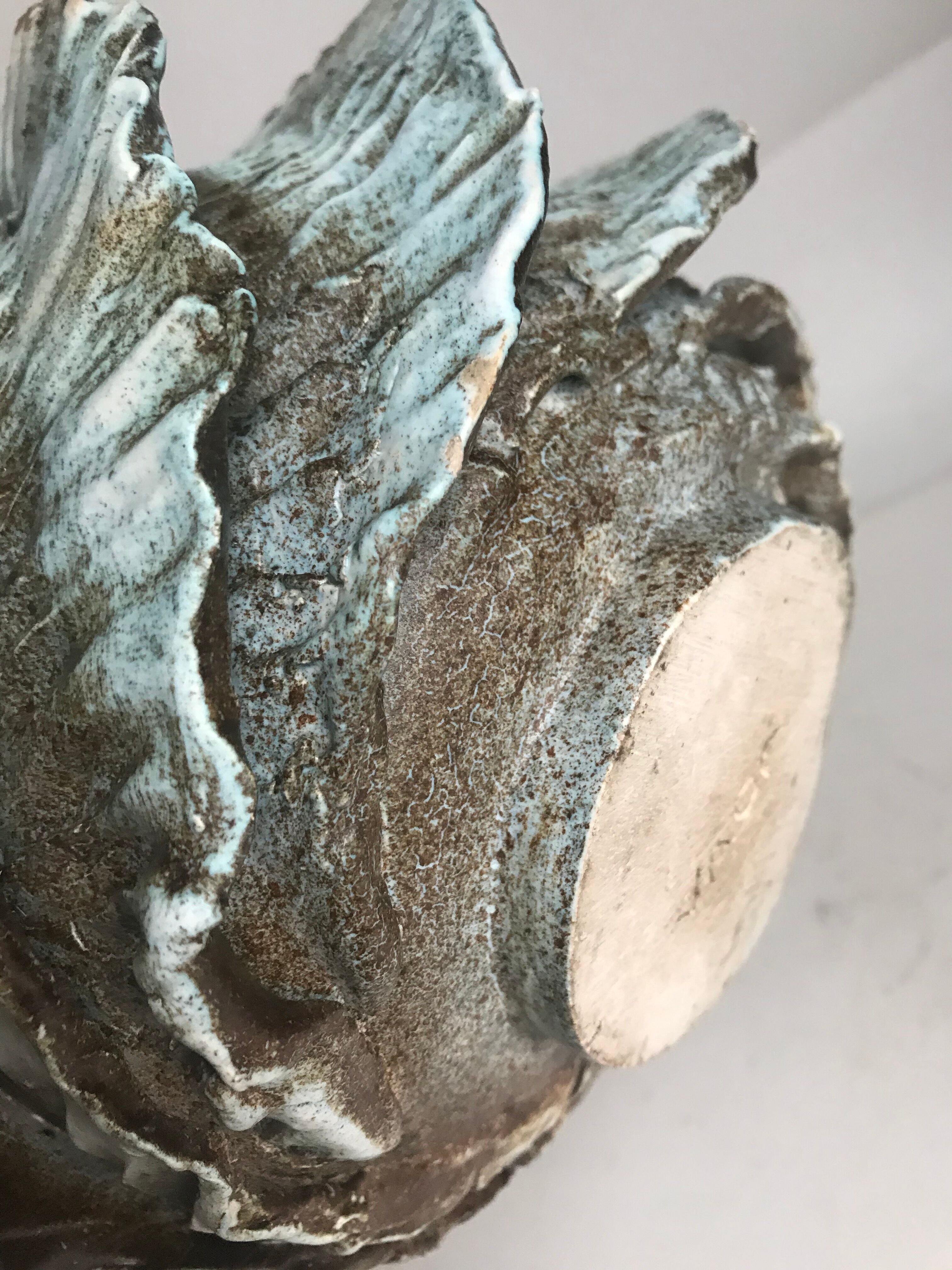 Ceramic vase deceives the eye of Jova kale