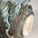 Ceramic vase deceives the eye of Jova kale