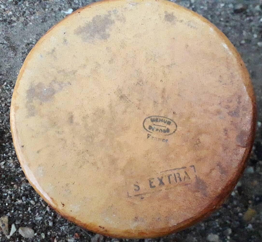 Ceramic pot with trompe-l'œil cover