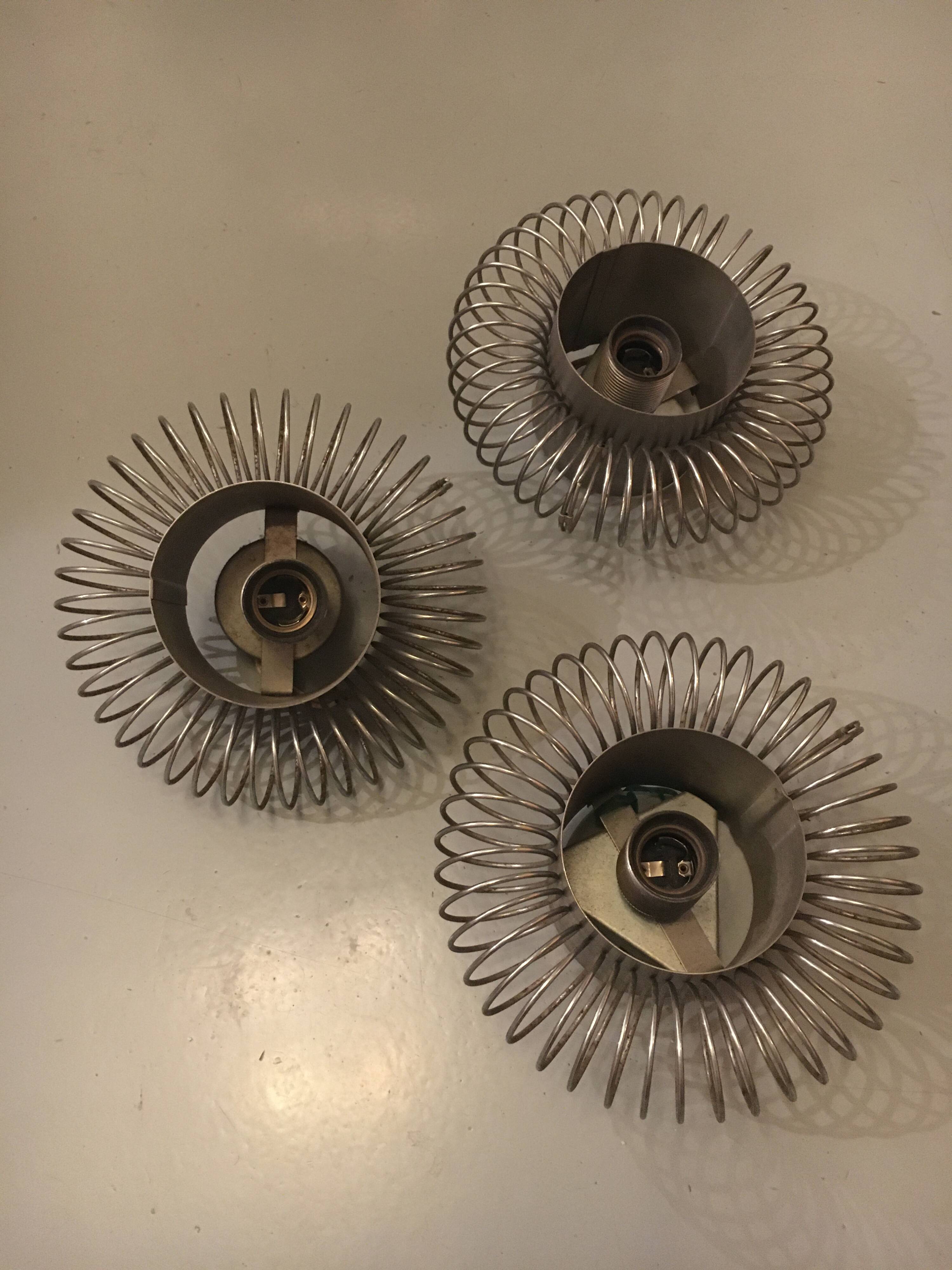 Set of 3 “spring” design wall lights in chrome metal, 1970s, in the spirit of Andrea Lazzari