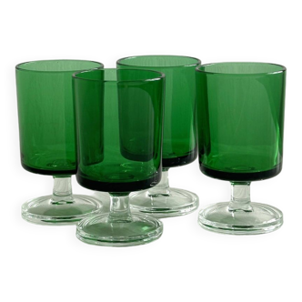 4 liqueur glasses, verrines, in green translucent glass.