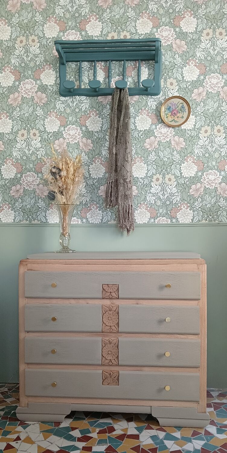 Art Deco chest of drawers