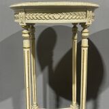 Pair of shelves in lacquered and gilded wood