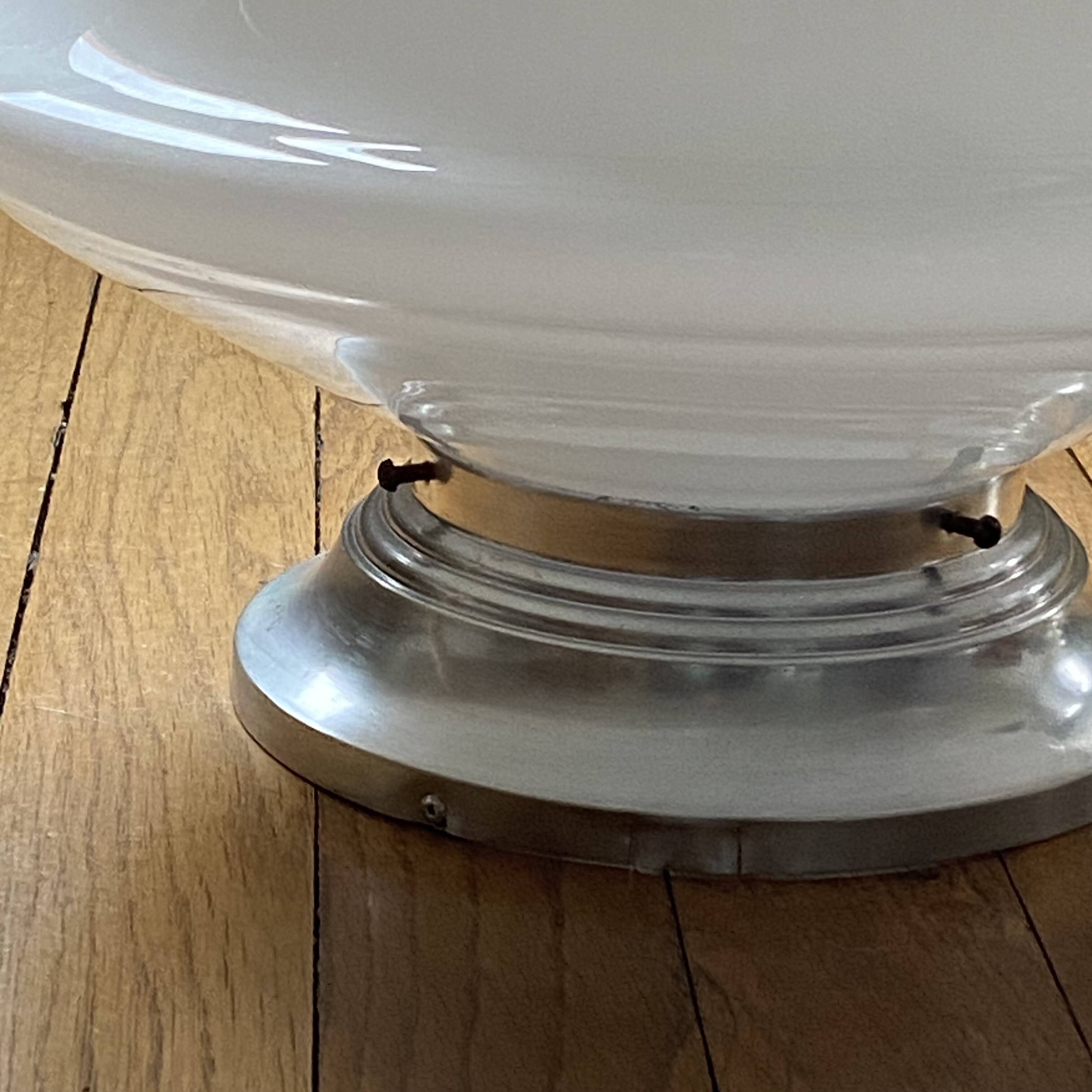 Grand plafonnier globe verre opaline blanc 30 cm base de fixation aluminium