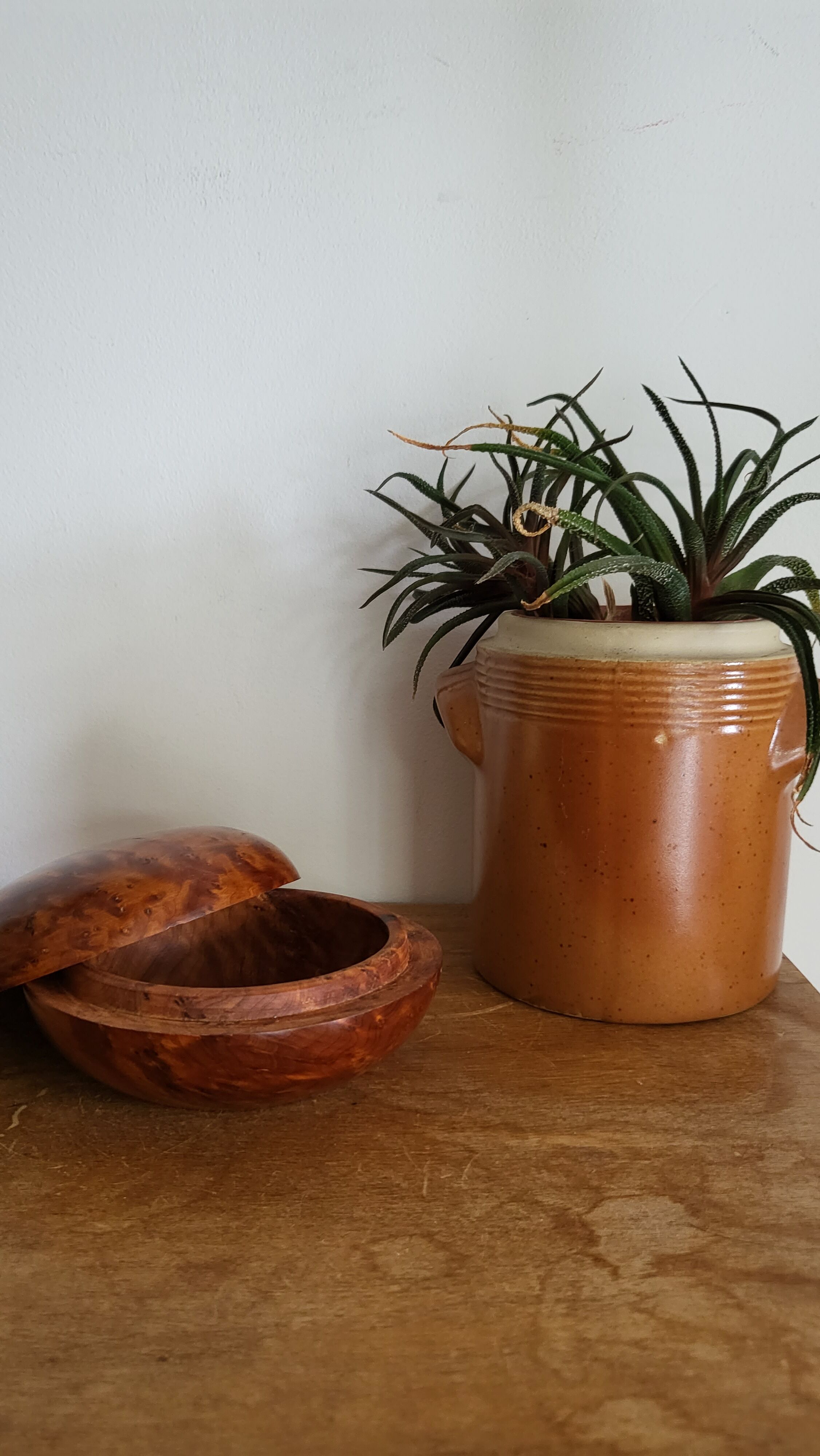 Noble wood jewelry box