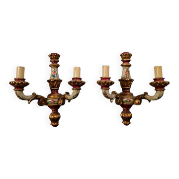 Pair of Louis XV wall sconces in carved and polychrome wood – 19th century