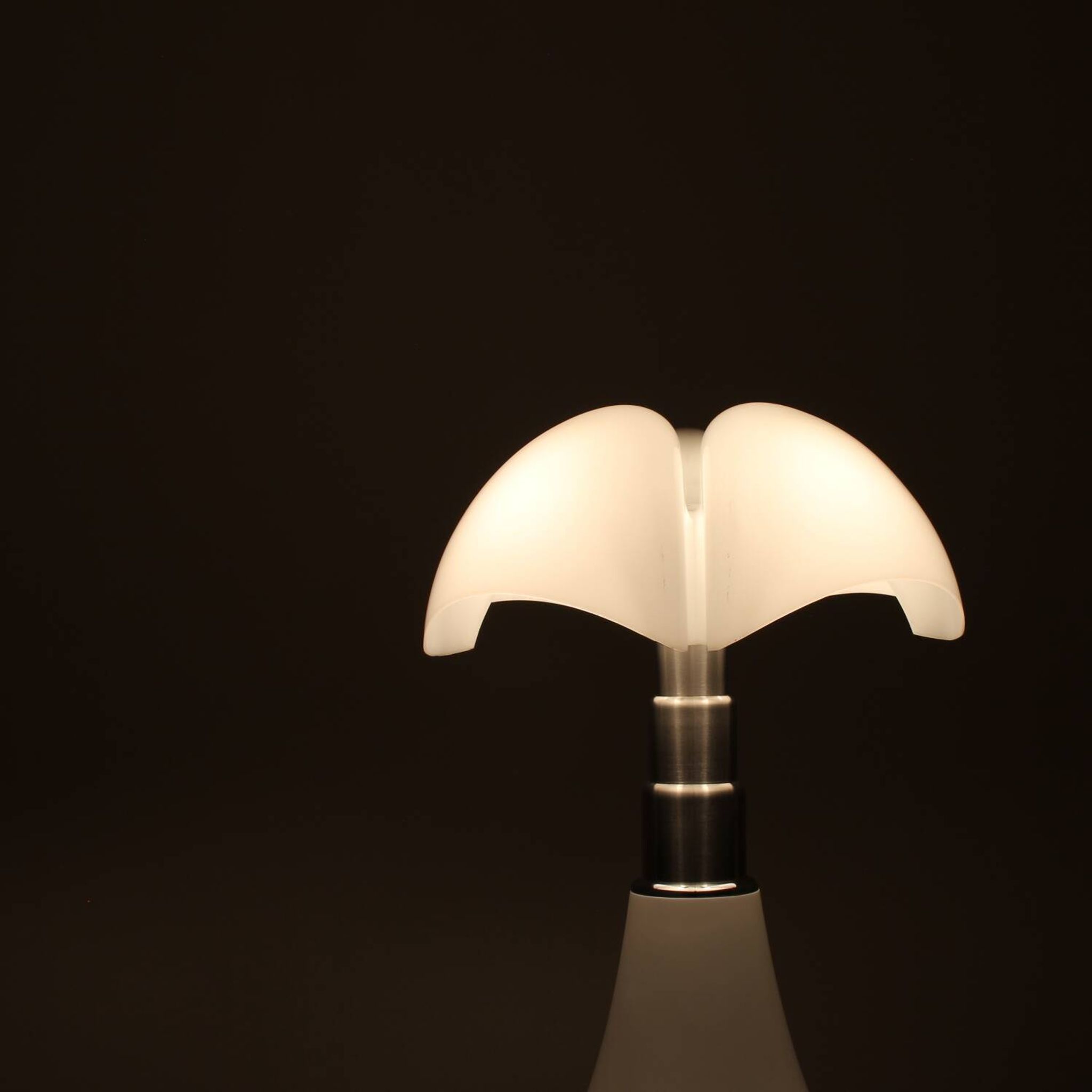 Large Lamp ‚Pipistrello 620‘ by Gae Aulenti for Martinelli Luce | Italy
