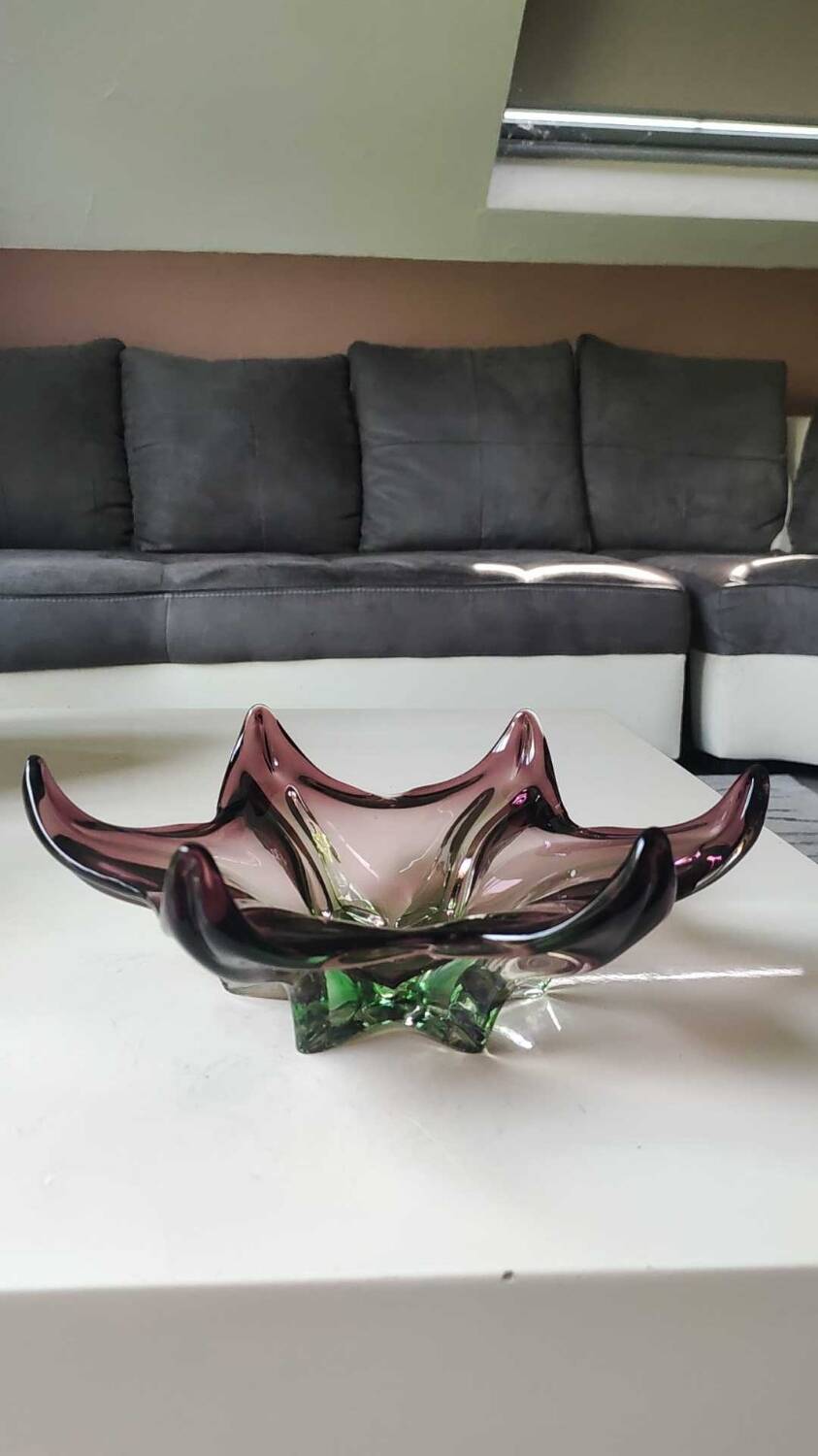 Large Starfish Pocket Emptyer/Creation Joseph Michael Hospodka/Czech Glassware Chribska in blown art glass amethyst/Green. Diam 24 cm