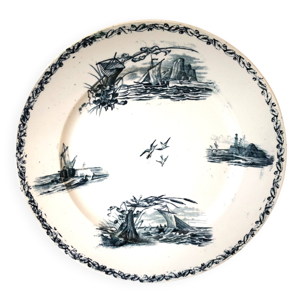 Plat de service rond ,terre de fer, Creil et Monterau , blanc et bleu marin