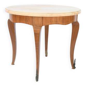 Pedestal table