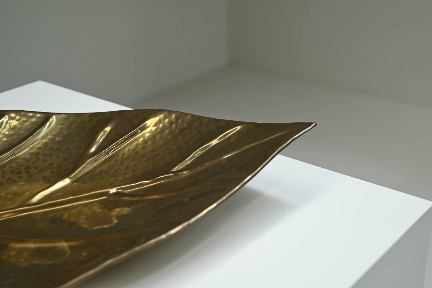 Brass leaf fruit bowl, 1970s Europe.