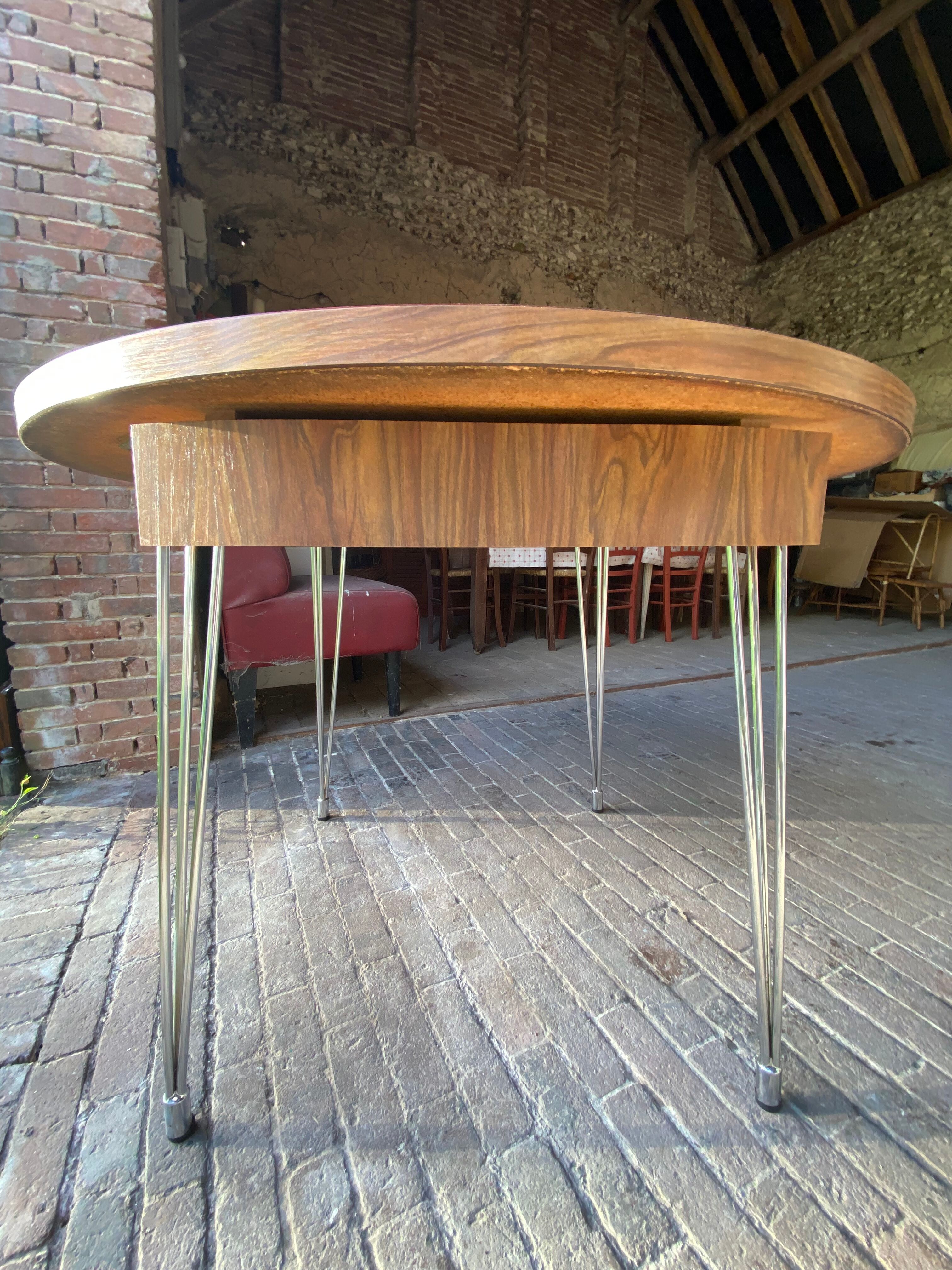 Table in formica eiffel legs