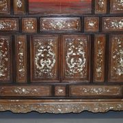 19th-century Chinese cabinet inlaid with mother-of-pearl