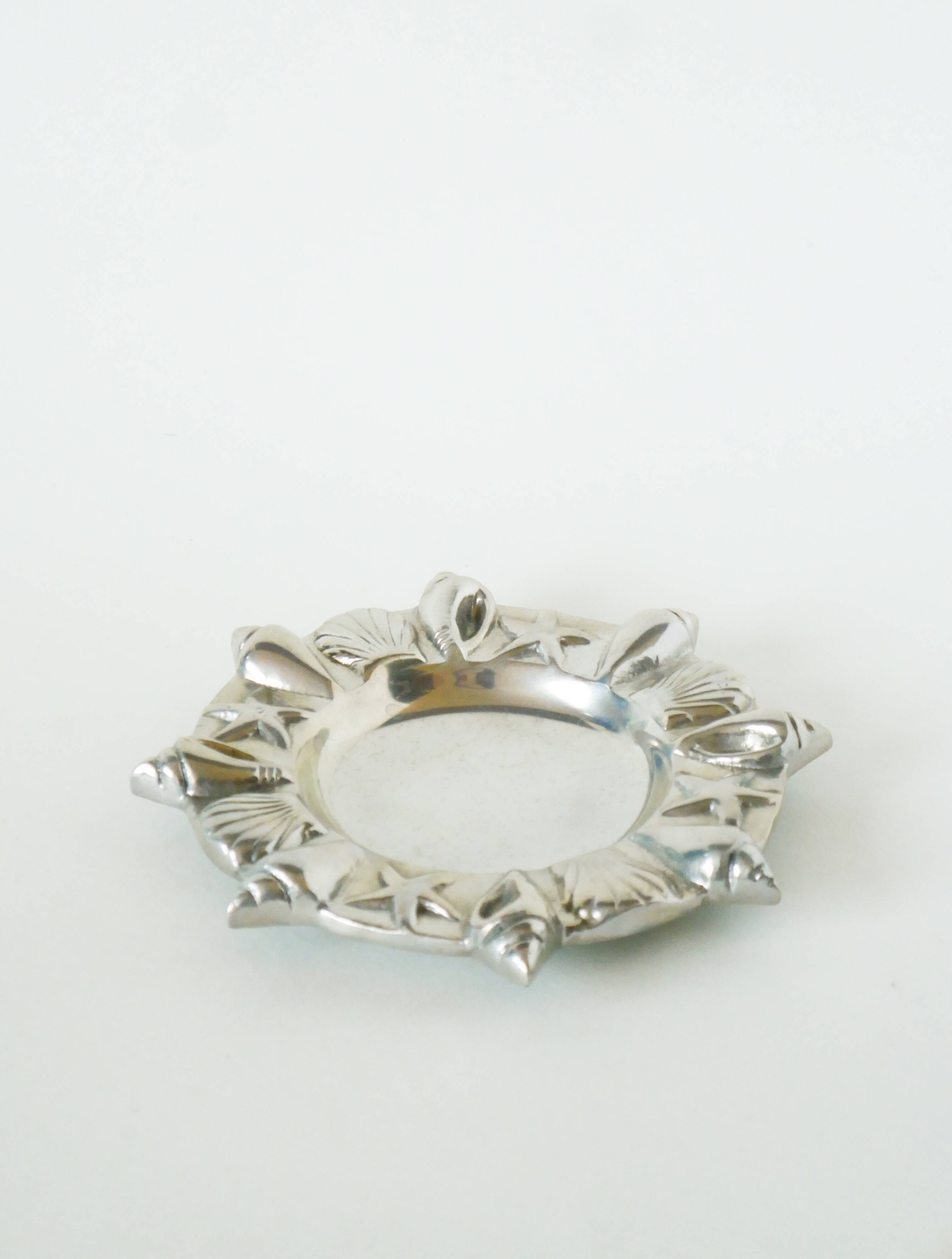 Chrome-plated metal valet tray with seashell and starfish motifs, 1980