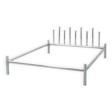 Double bed Frigerio style vintage in chromed steel 1970s modernist