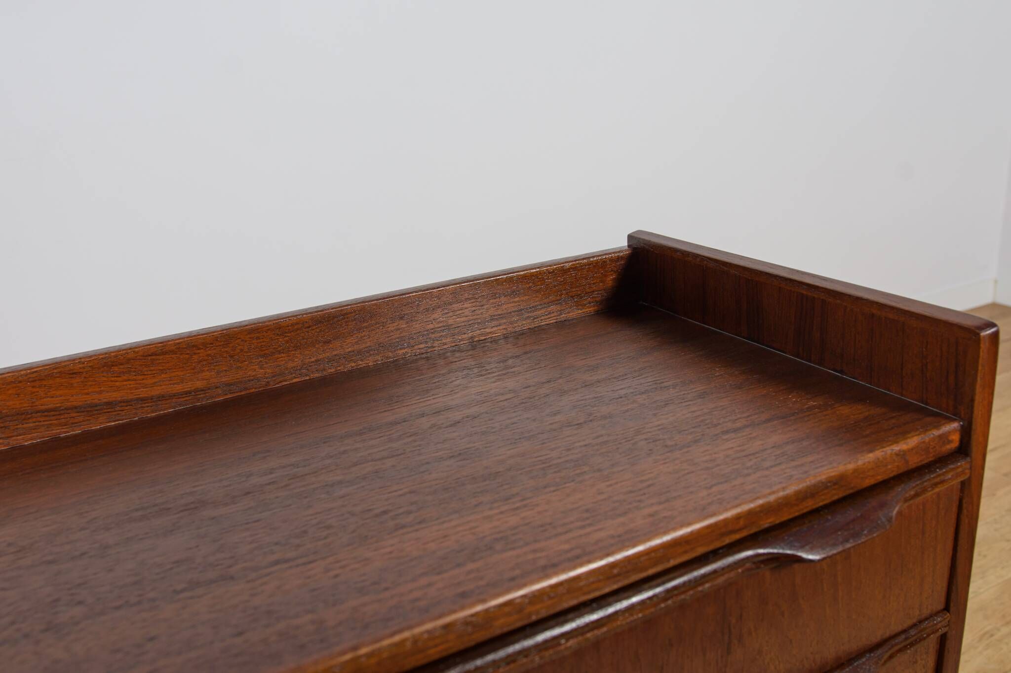 Small teak chest of drawers from the 1960s by Henning Jørgensen for Fredericia.