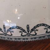 Iron earth tureen ec Salins, Louis XVI garlands