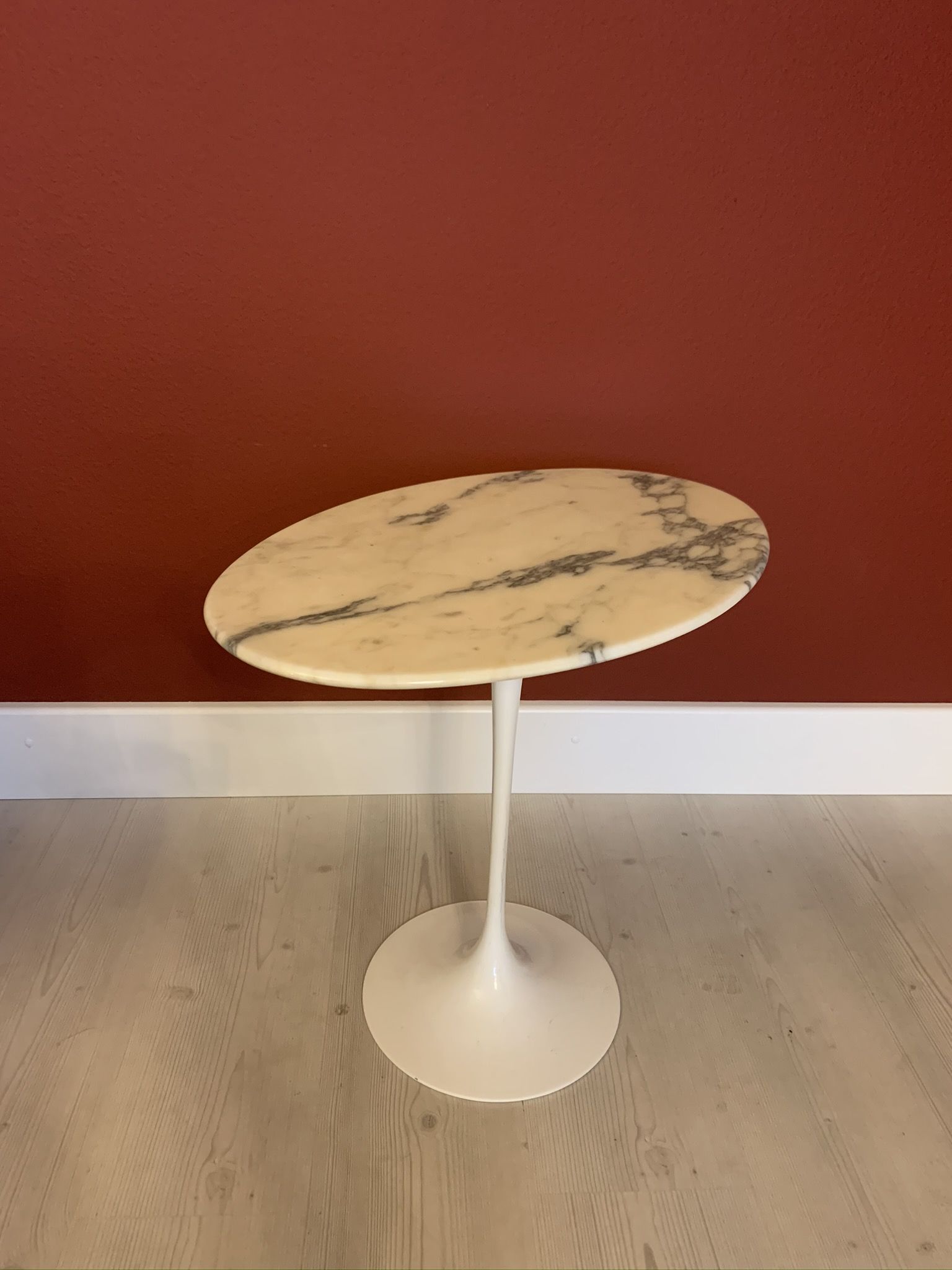 Eero Saarinen marble side table for Knoll International 1970s