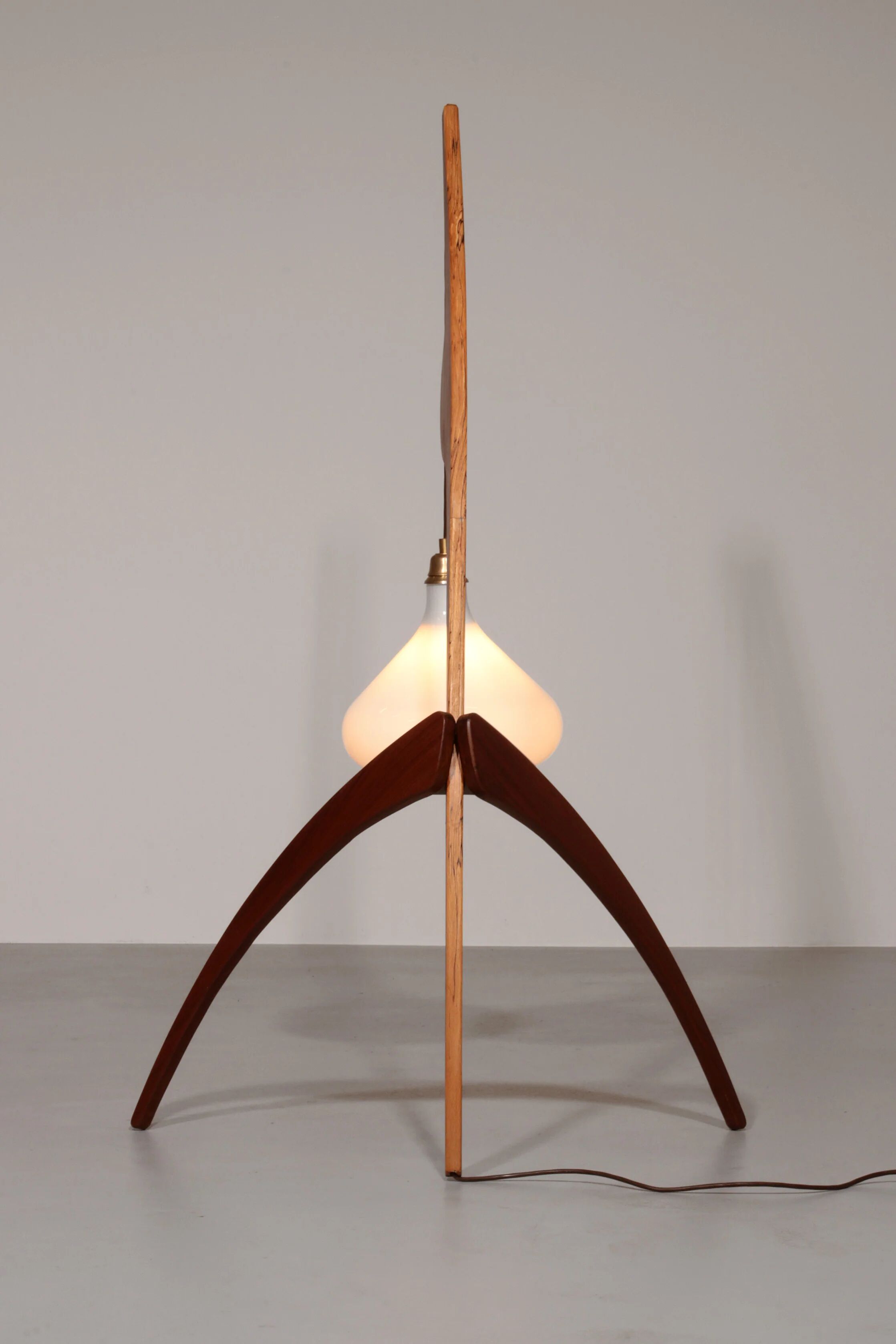 Danish mid-century praying mantis floor lamp – Rispal style