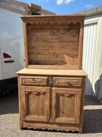 Buffet vaisselier rustique en chêne massif – style campagne / ancien
