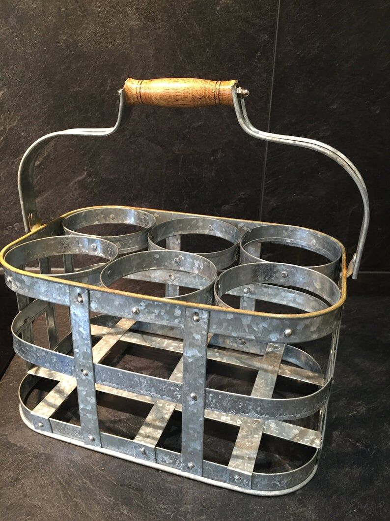 Metal bottle basket