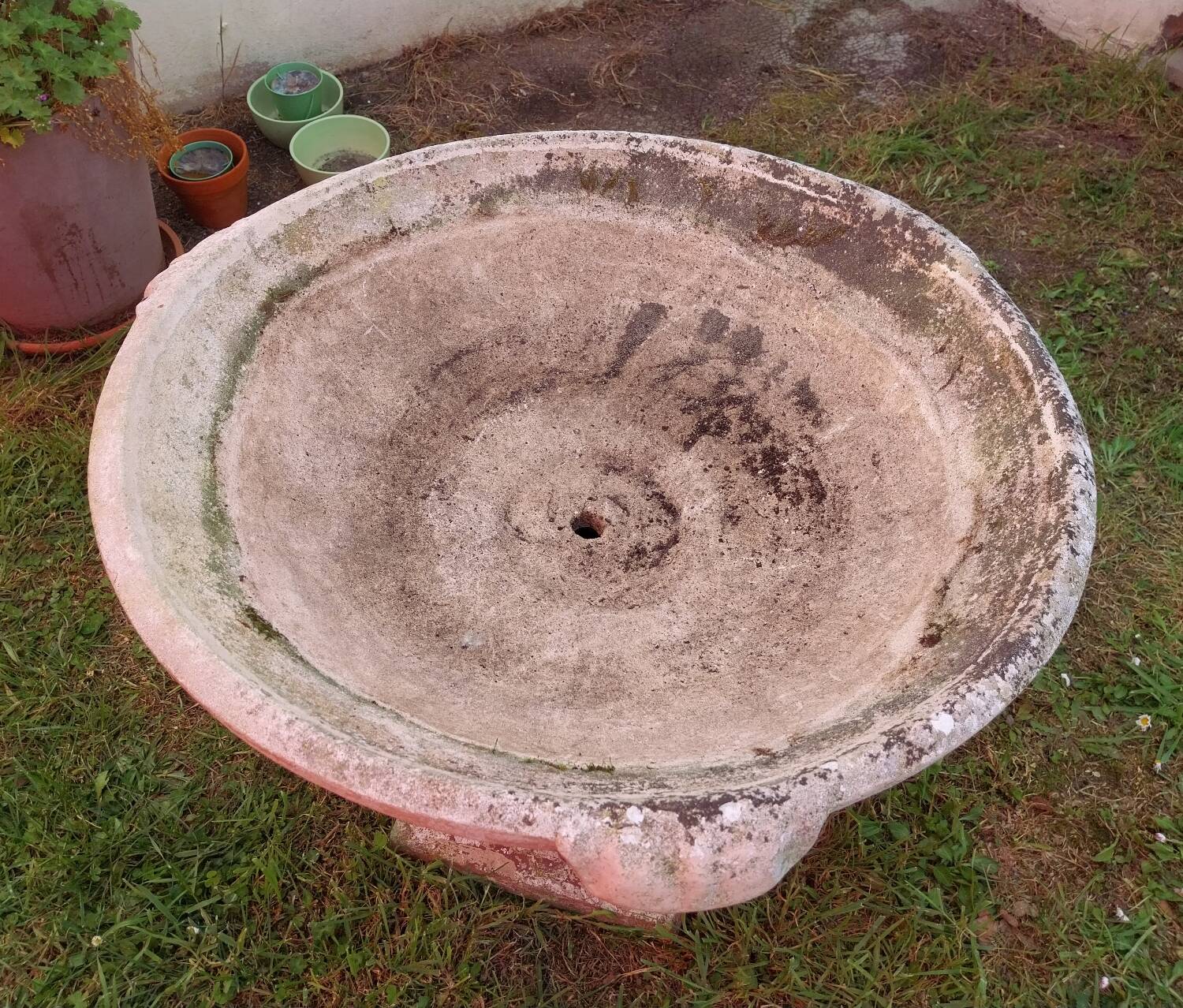 Garden planter on foot