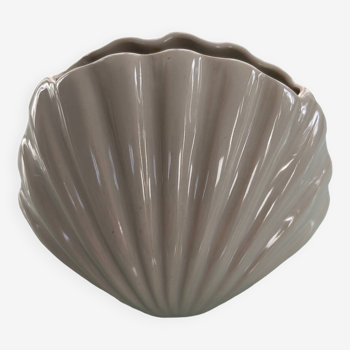 Shell vase