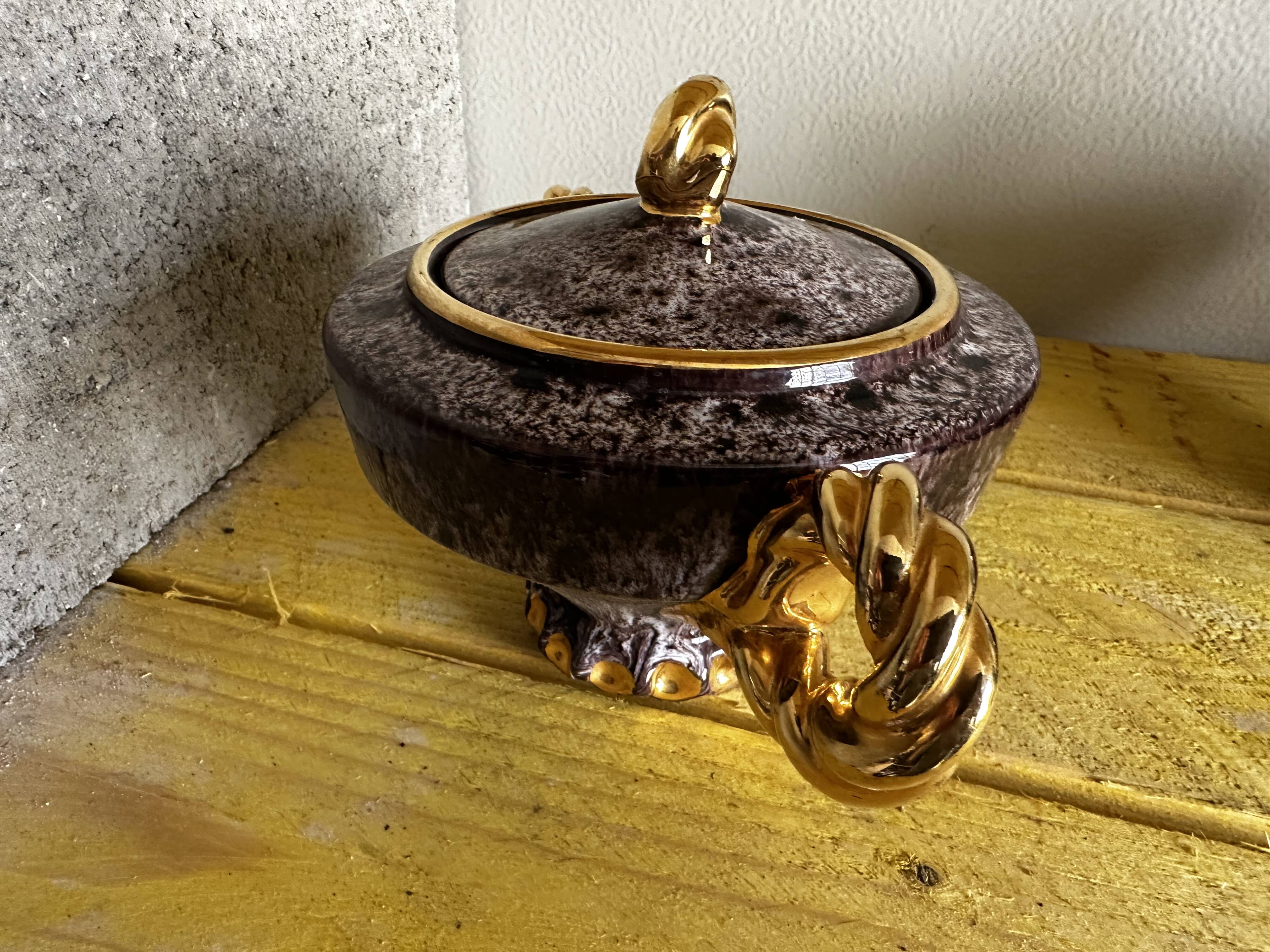 Vallauris ceramic sugar bowl, burgundy and gilded, by Marius Giuge
