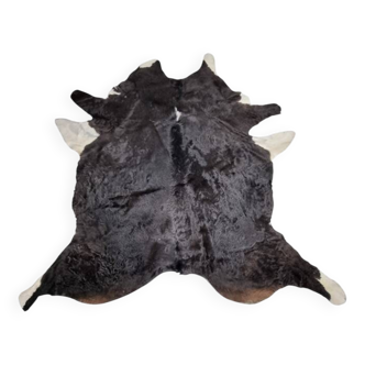 Cowhide 230 x 260 cm