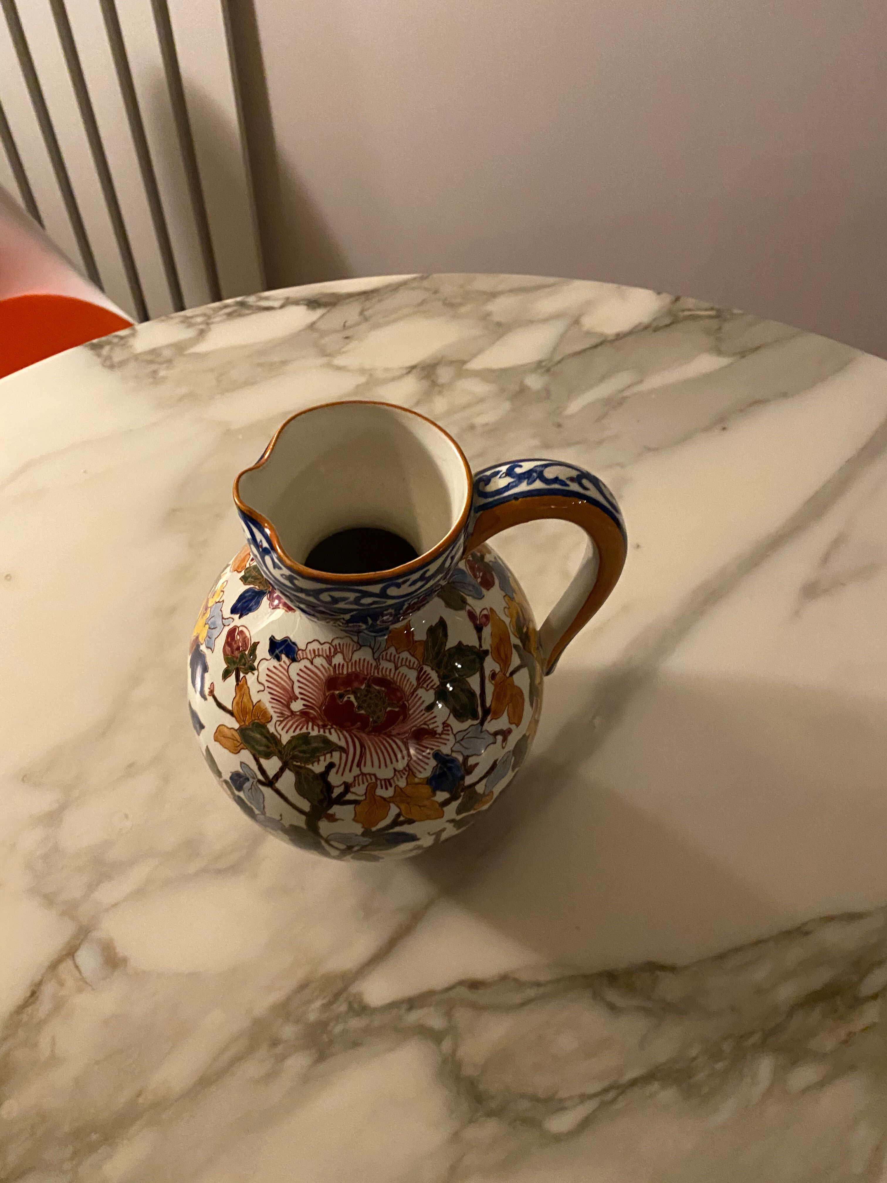 Jug or pitcher of Gien Peonies
