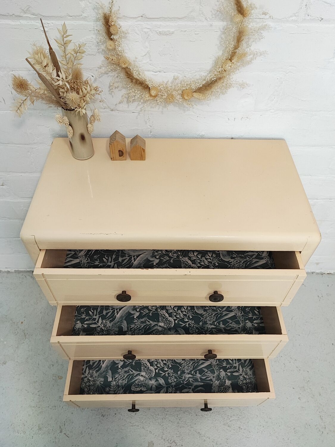 Vintage chest of drawers