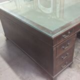 Bureau double