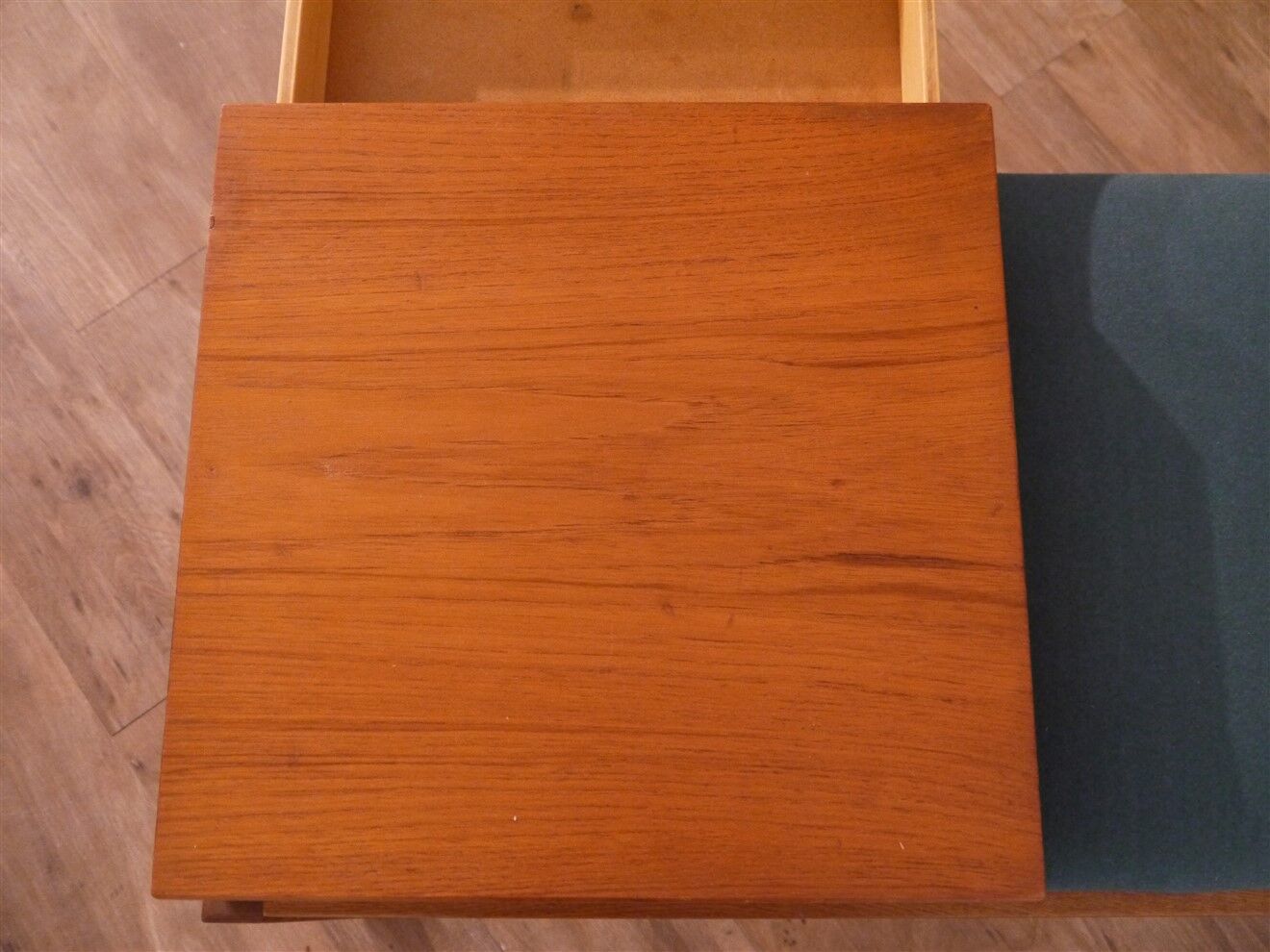 Console ou meuble d'appoint vintage scandinave en teck 1960