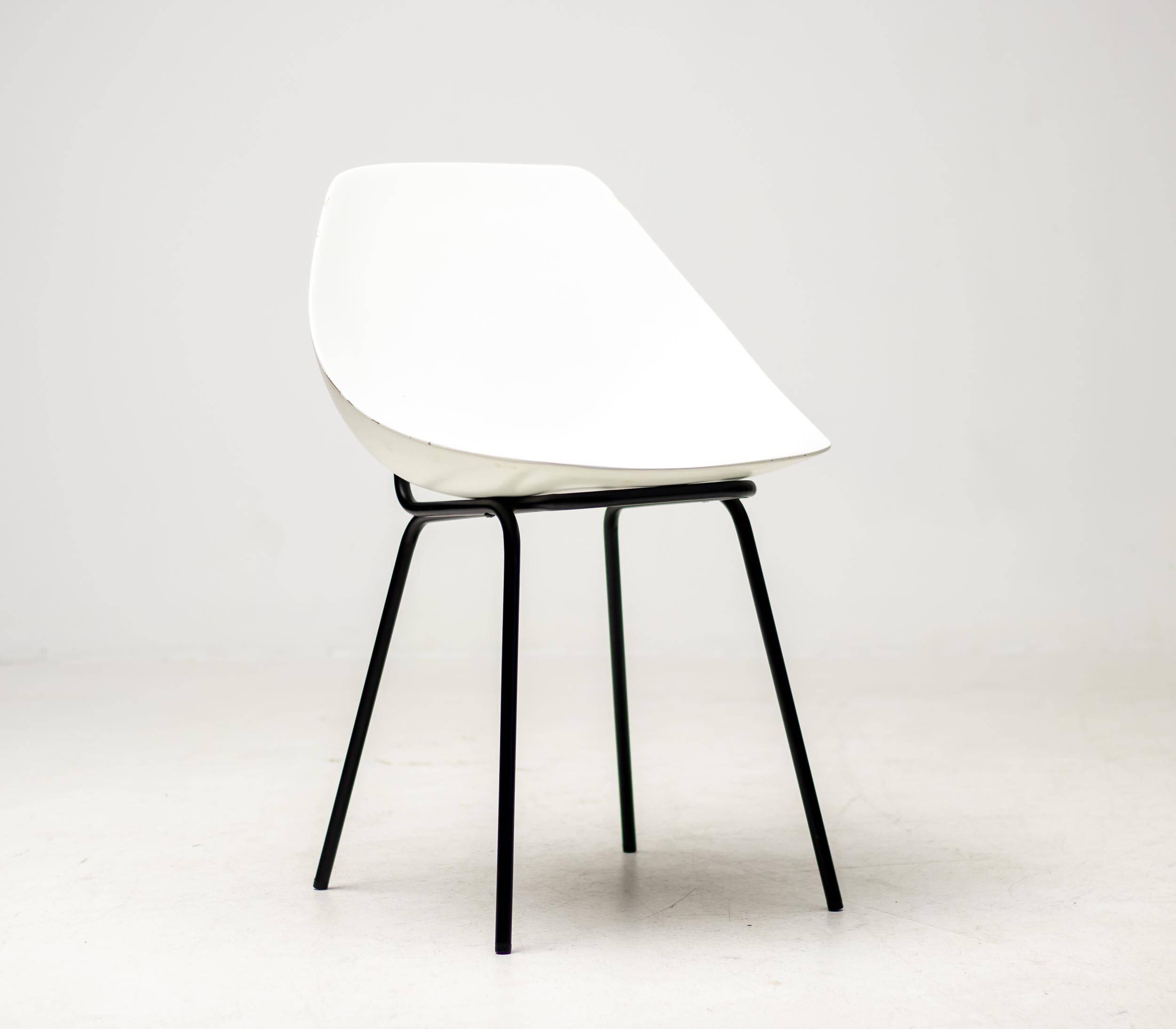 Six Shell Chairs by Pierre Guariche