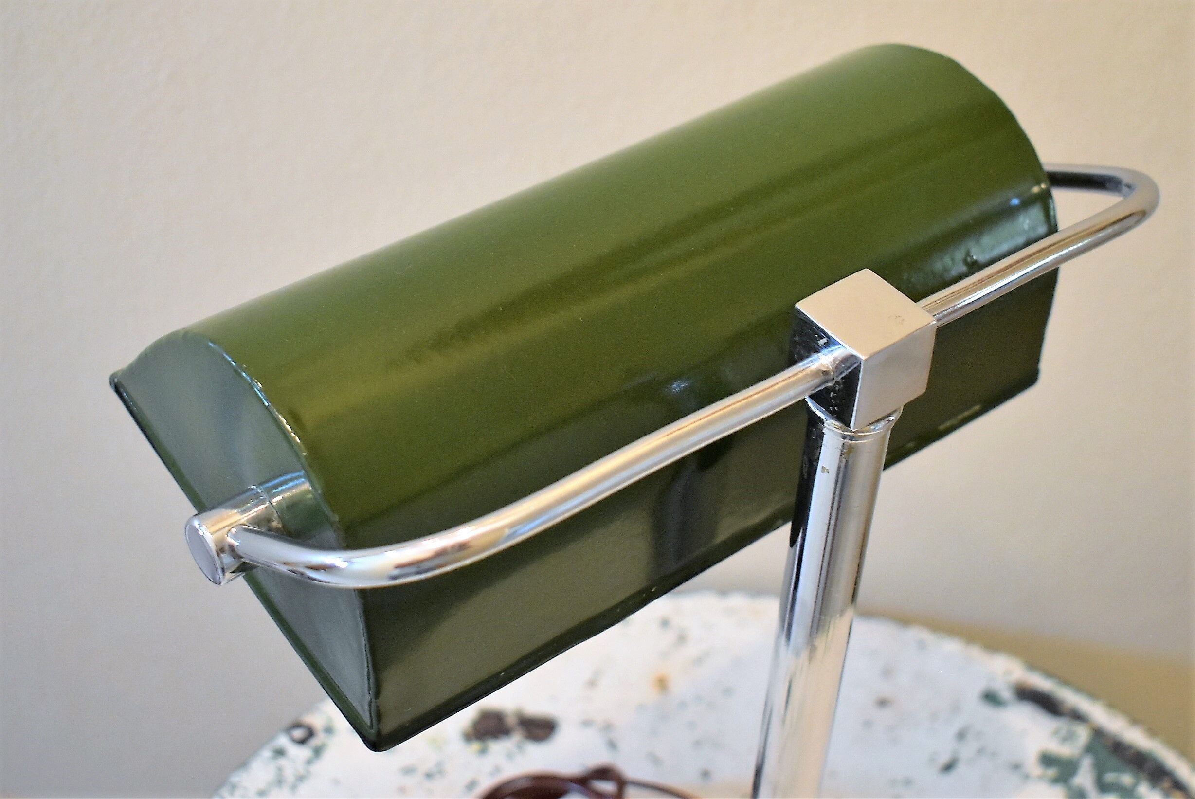 Lamp type notary enamelled reflector