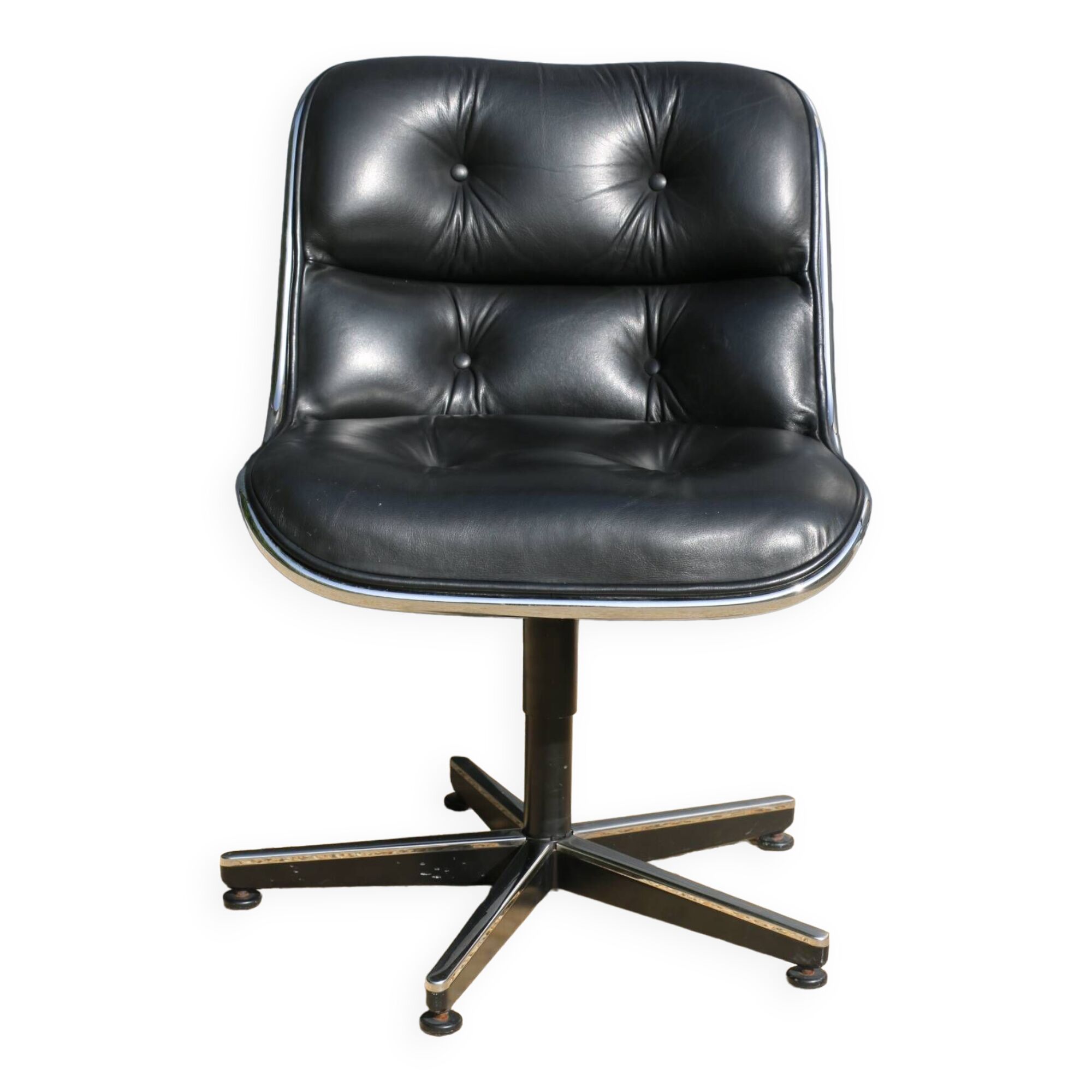 Pollock leather chair