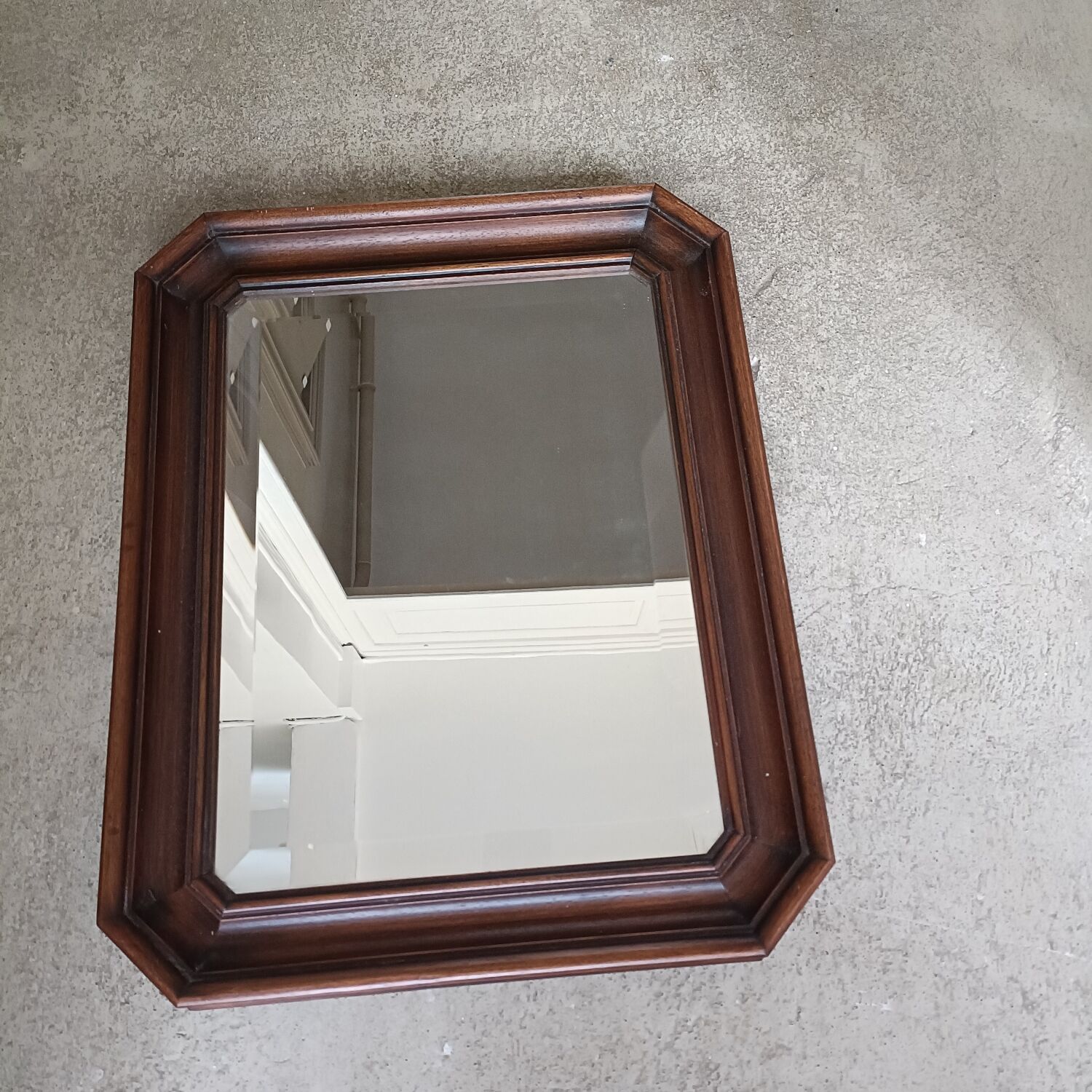 Bevelled octagonal mirror