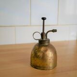 Brass oil can