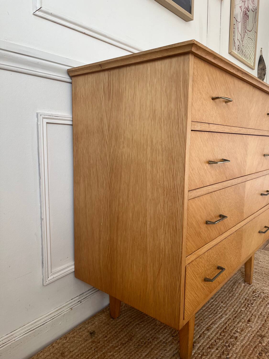 Vintage wooden chest of drawers with 4 drawers