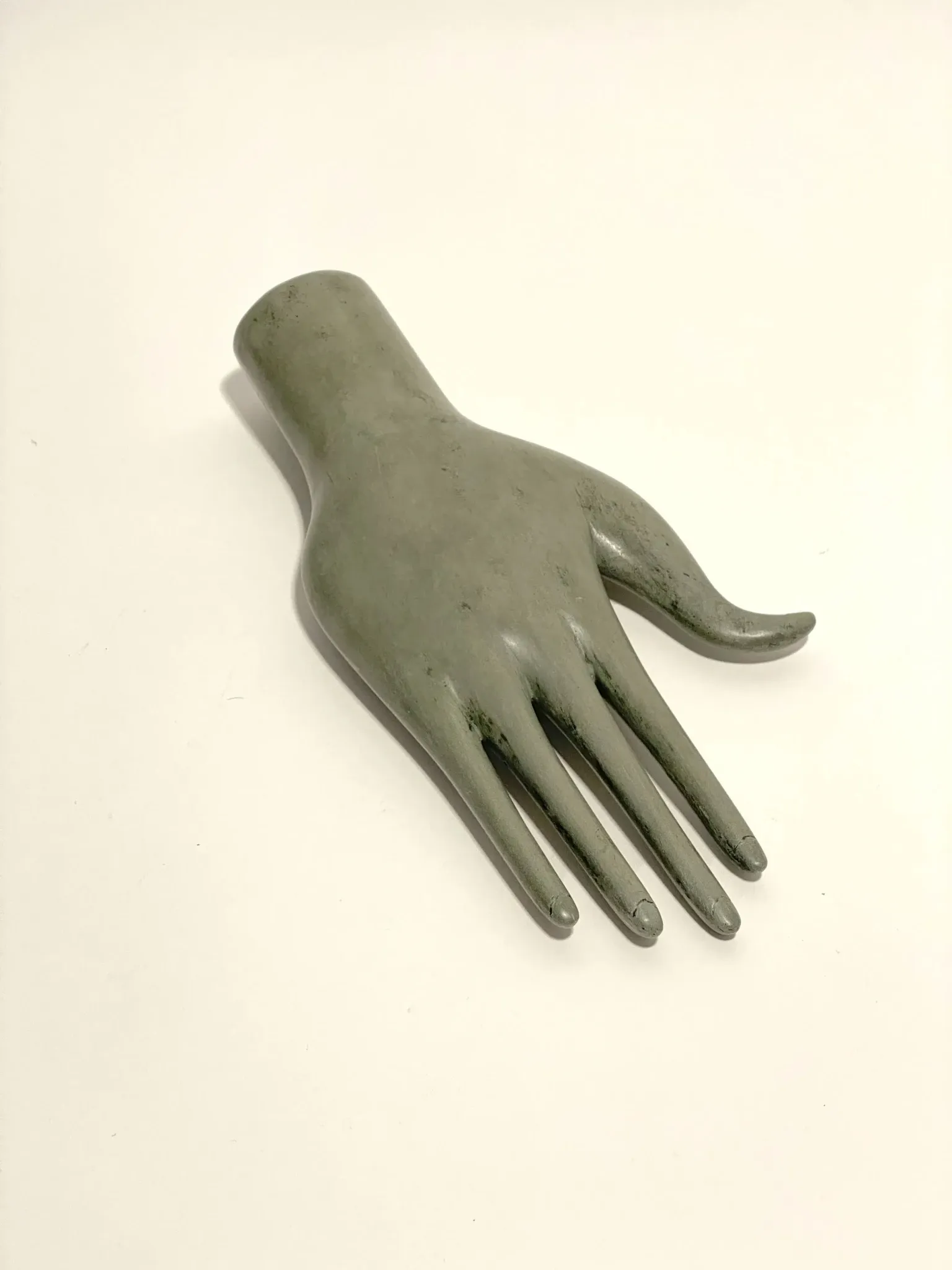 Hand-shaped catchall tray