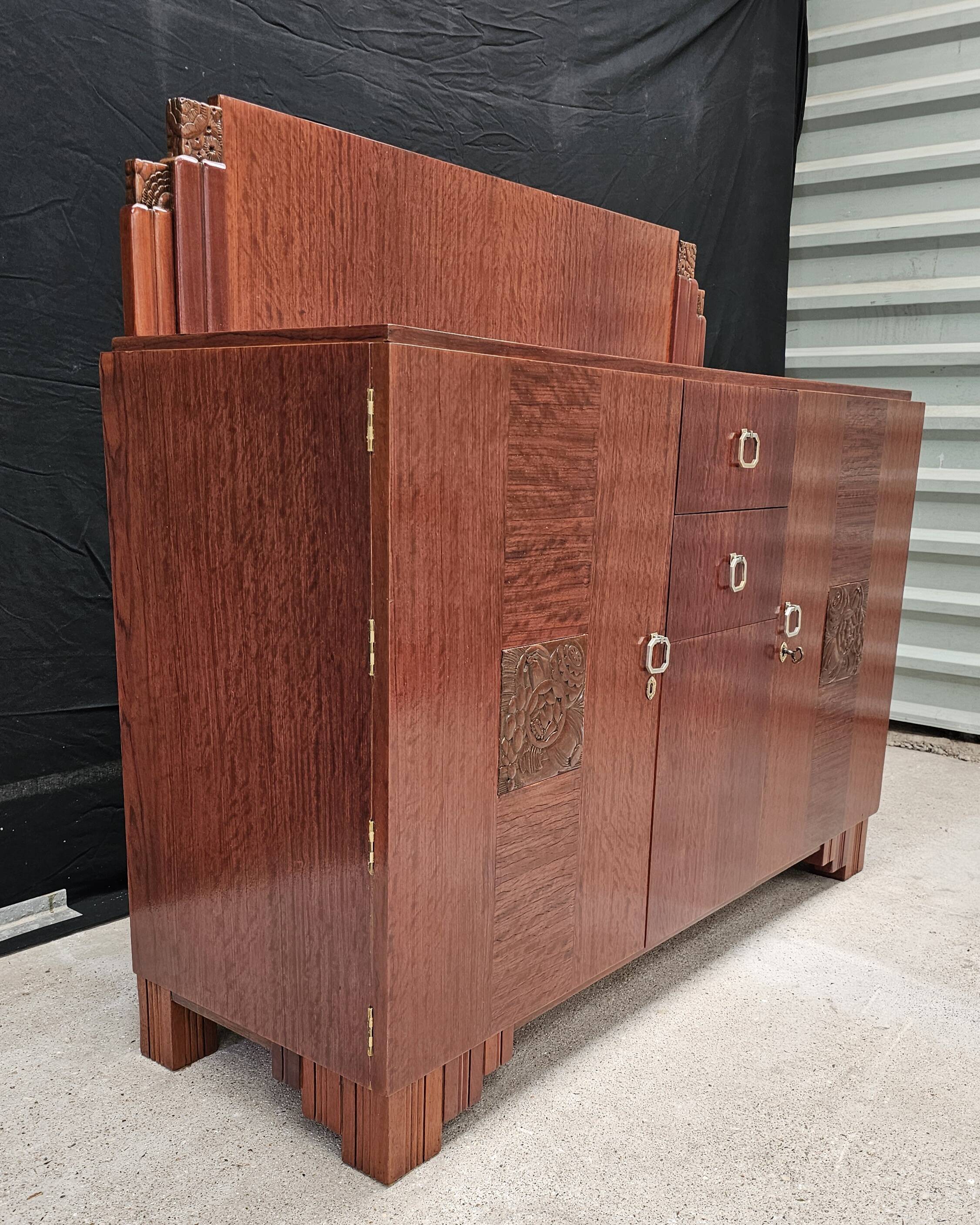 Art Deco buffet by Saddier & Fils in solid rosewood and veneer.