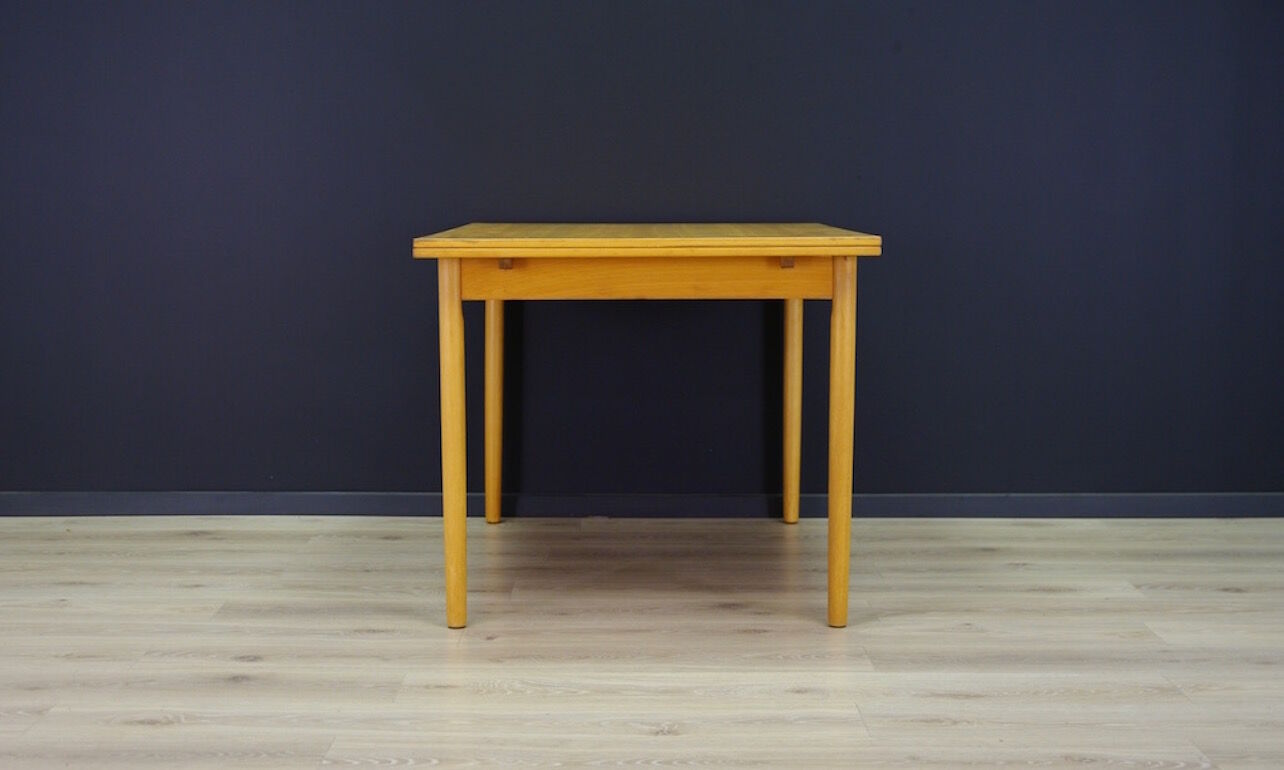 Ash table danish