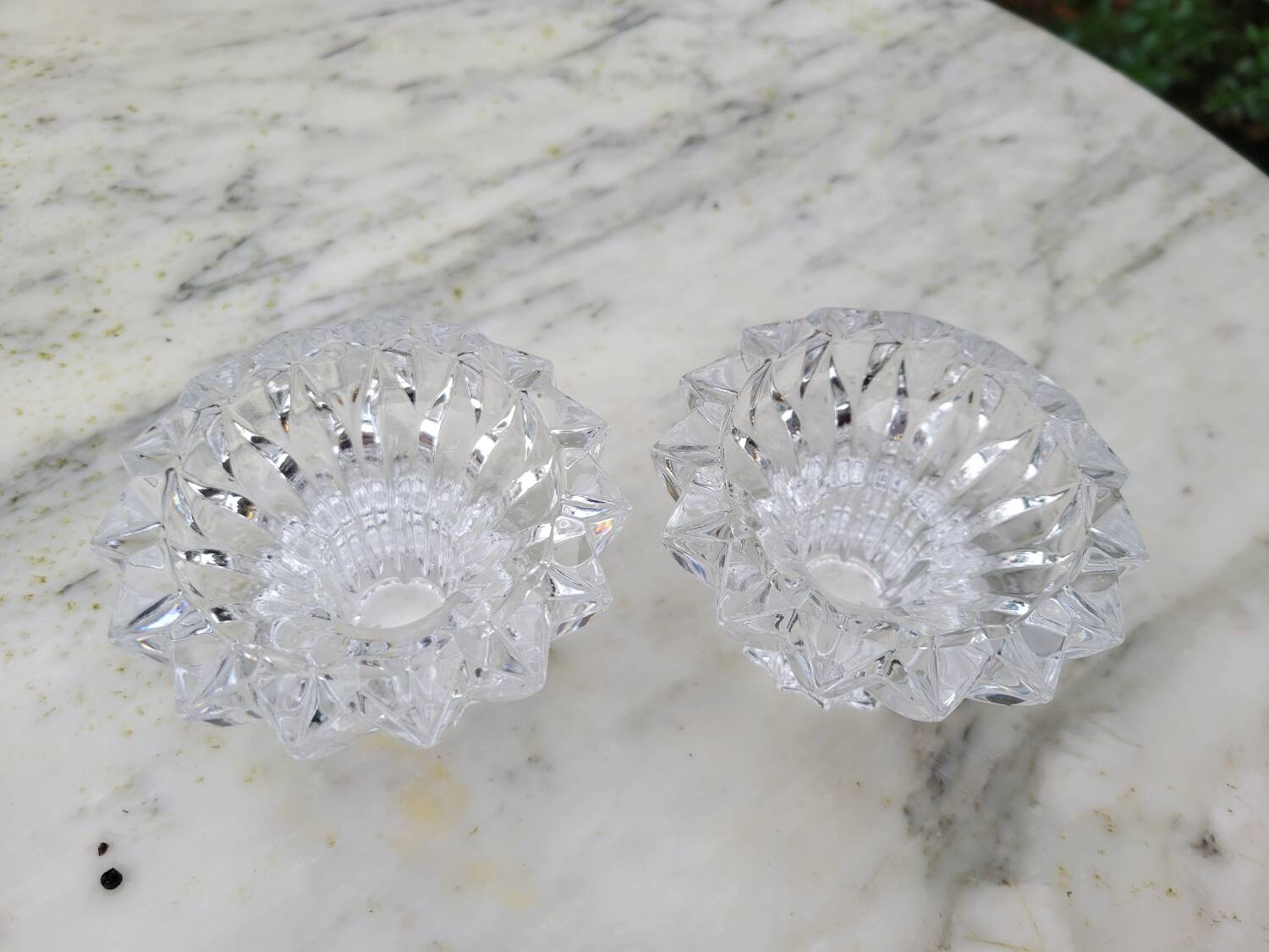 Paire de bougeoirs en cristal