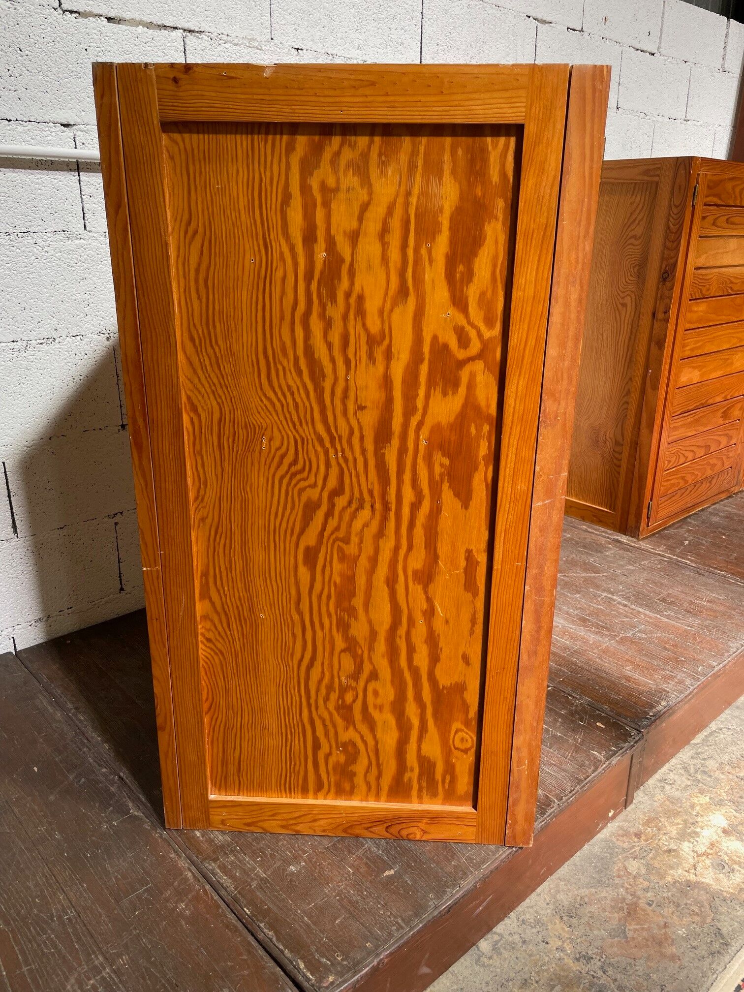 Meubles de rangement en pin par Pierre Gautier Delaye vintage années 50