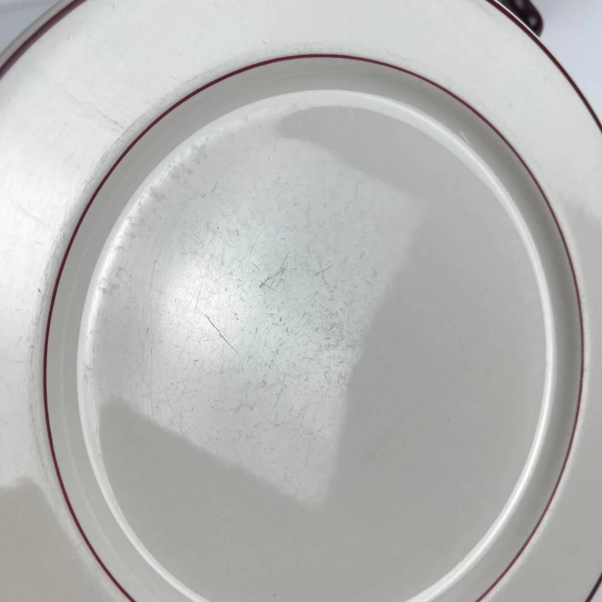 Set of 6 flat plates Villeroy & Boch, burgundy/purple rim, 20th century.