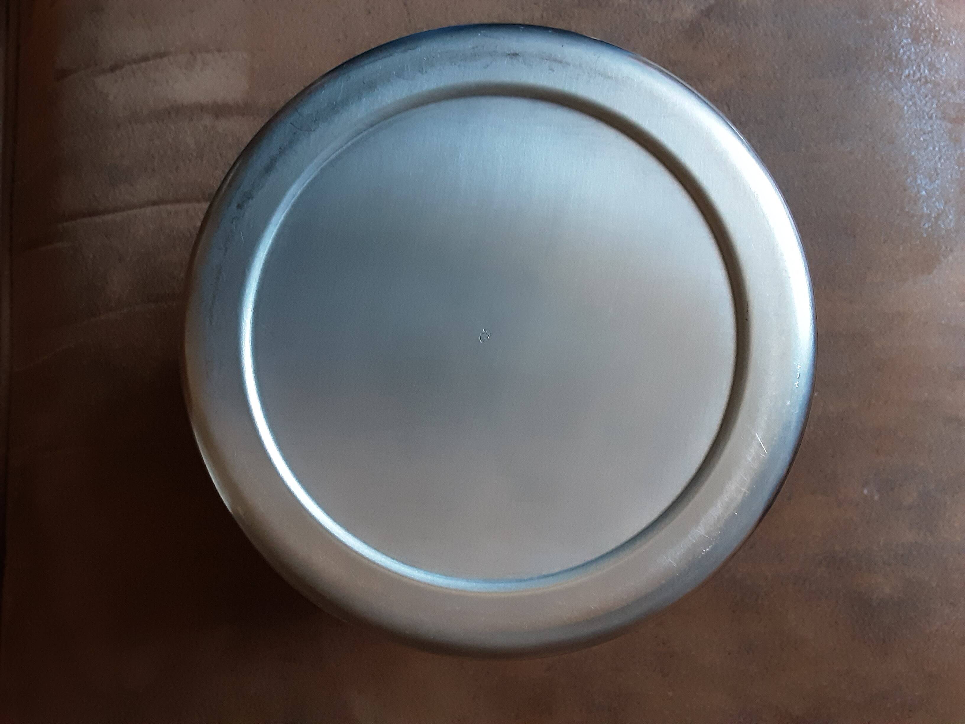 Metal champagne bucket